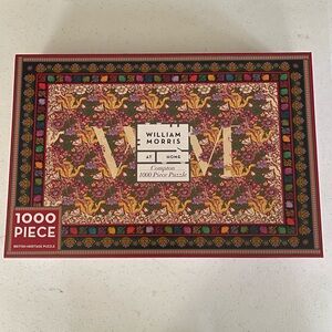 William Morris Compton 1000-Piece Puzzle - Floral Pattern (Red, Green, Gold)